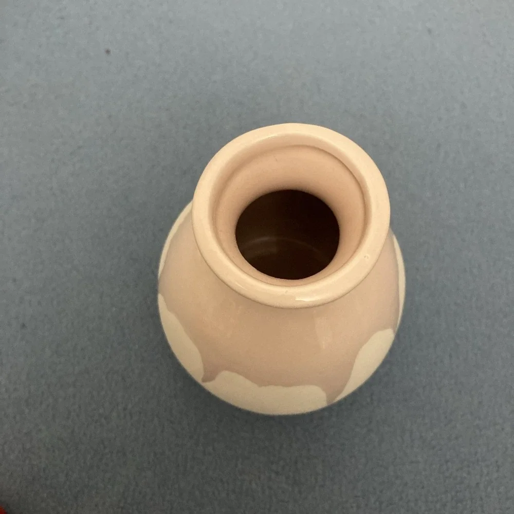 Isaac Mizrahi Loves XO Sienna‎ Pottery Vase Pink & White 6.5